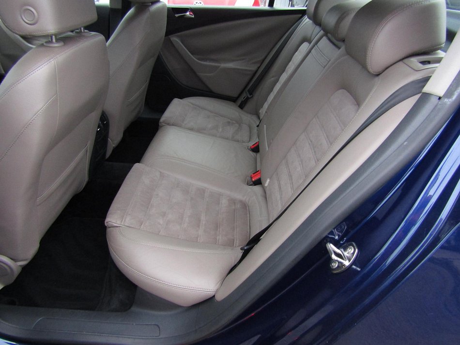 Volkswagen Passat 2.0 FSi 