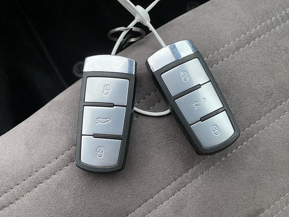 Volkswagen Passat 2.0 FSi 