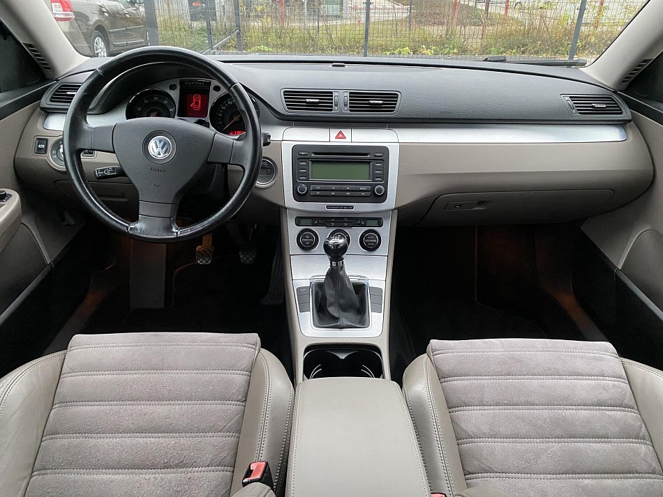 Volkswagen Passat 2.0 FSi 