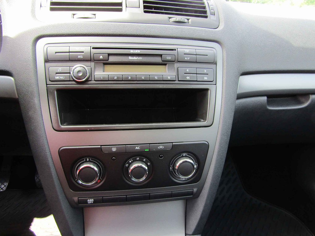 Škoda Octavia II 1.6MPi Tour