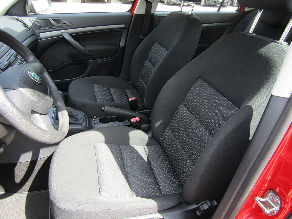Škoda Octavia II 1.6MPi Tour