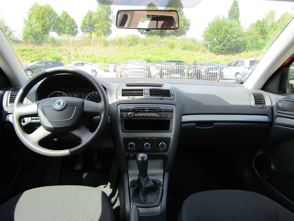 Škoda Octavia II 1.6MPi Tour