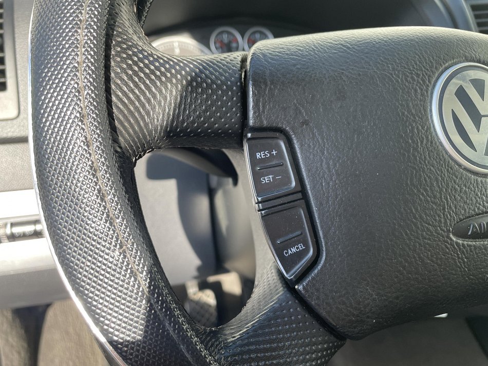 Volkswagen Multivan 2.5TDi United 7míst