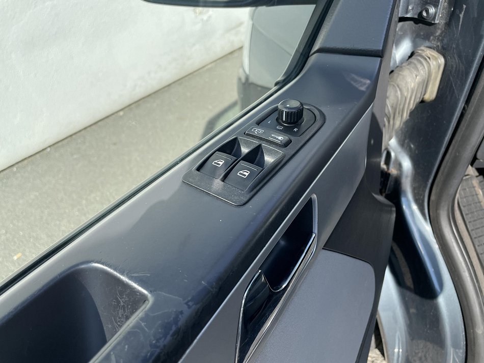 Volkswagen Multivan 2.5TDi United 7míst