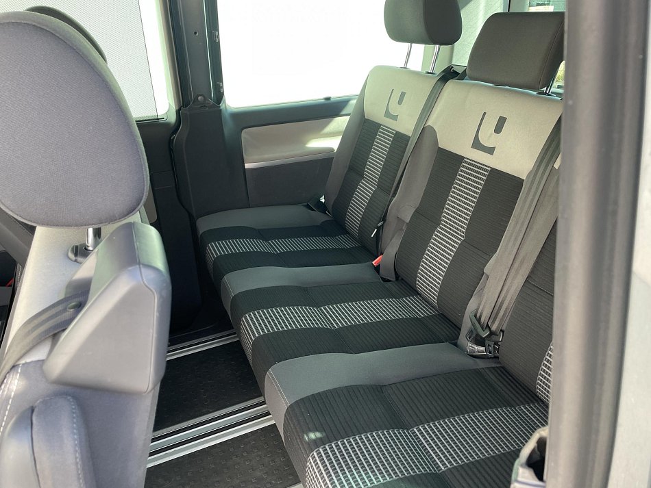 Volkswagen Multivan 2.5TDi United 7míst