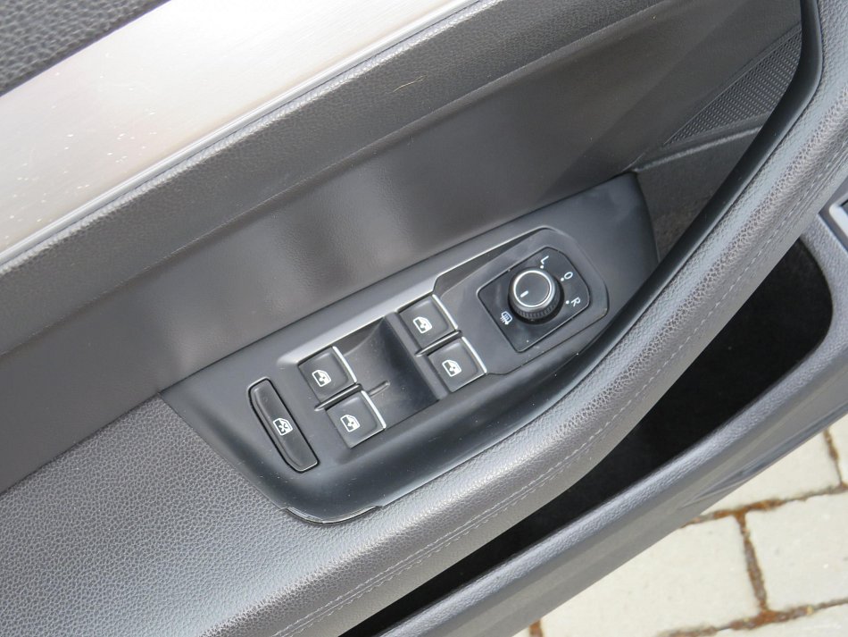 Volkswagen Passat 2.0TDi 