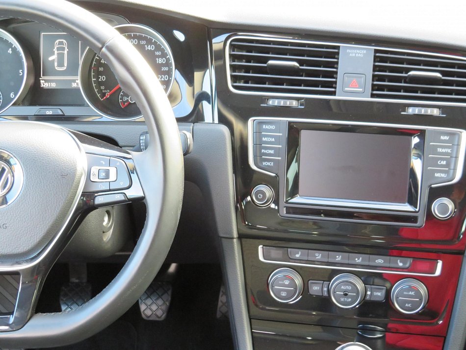 Volkswagen Golf 2.0 TDi 