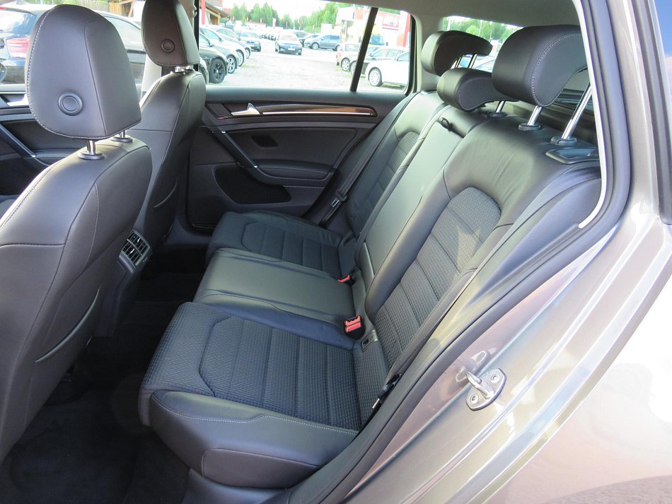 Volkswagen Golf 2.0 TDi 