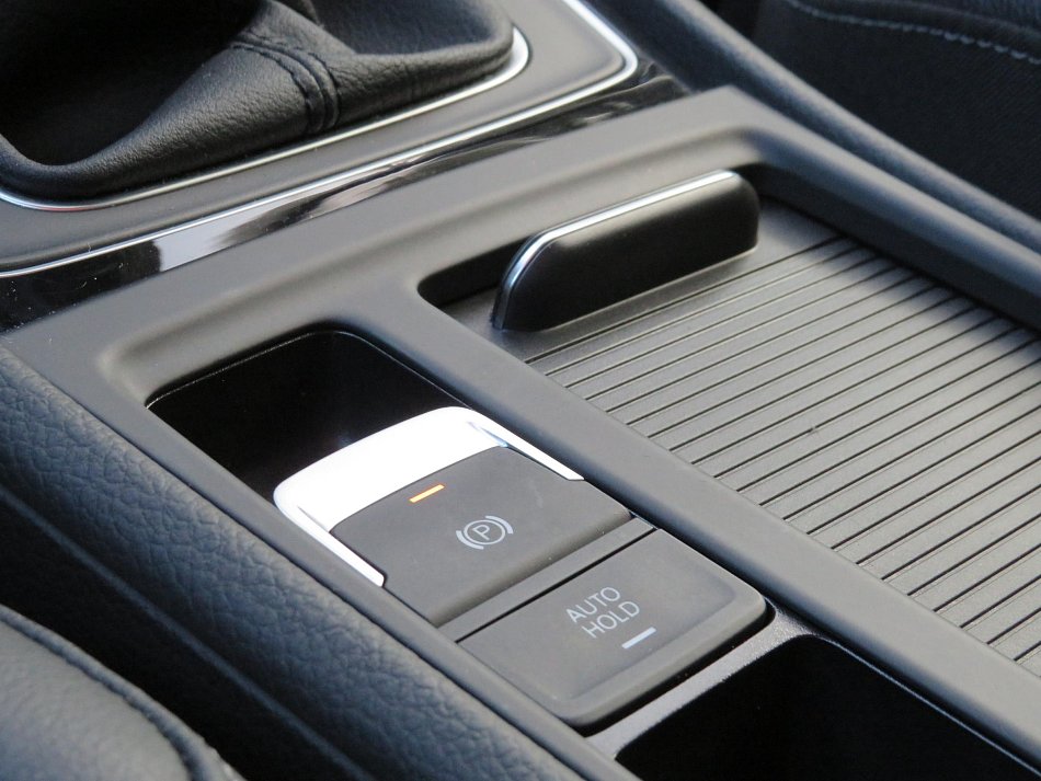 Volkswagen Golf 2.0 TDi 