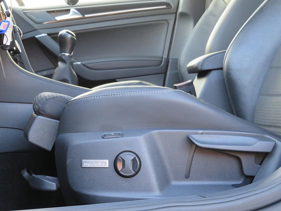 Volkswagen Golf 2.0 TDi 