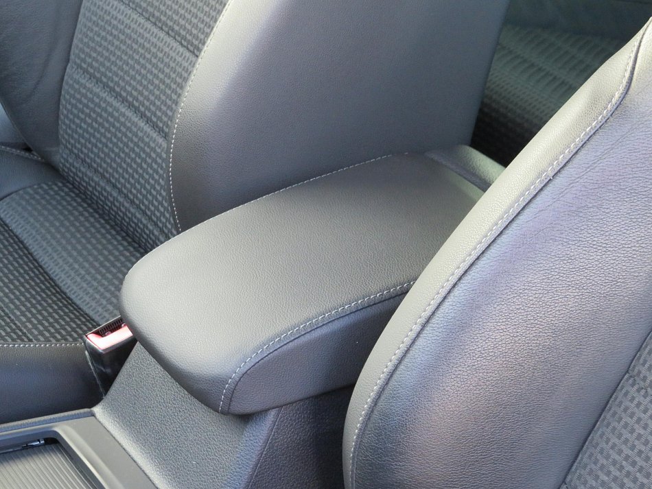 Volkswagen Golf 2.0 TDi 