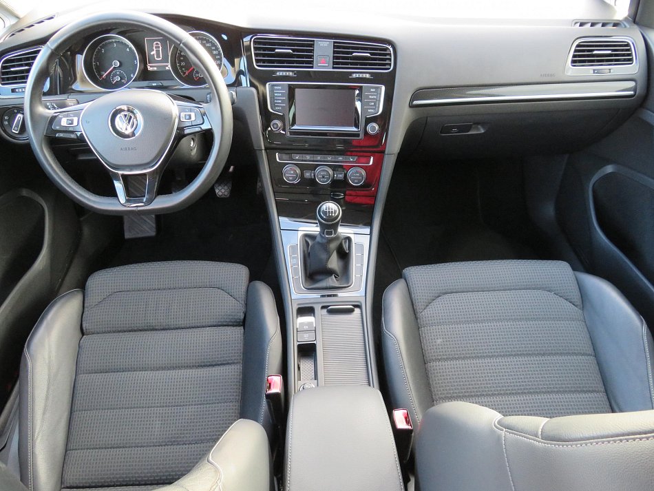 Volkswagen Golf 2.0 TDi 