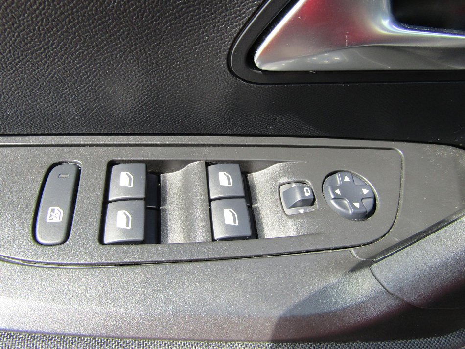 Peugeot 2008 1.2PT Active