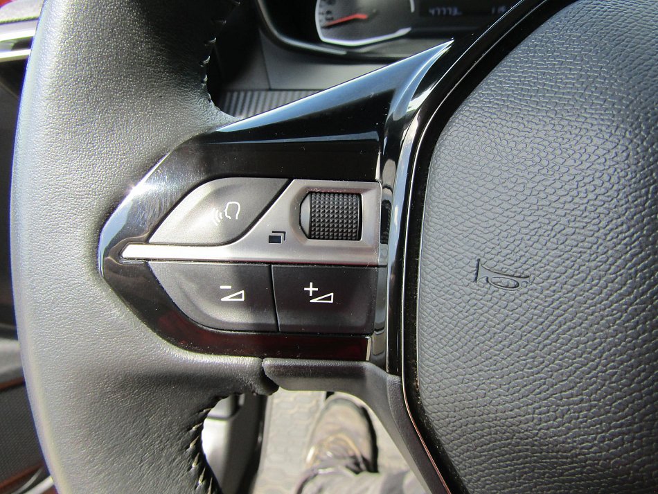 Peugeot 2008 1.2PT Active