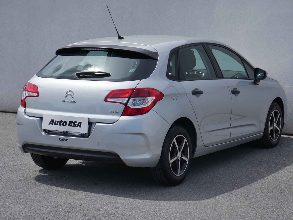 Citroën C4 1.4i 