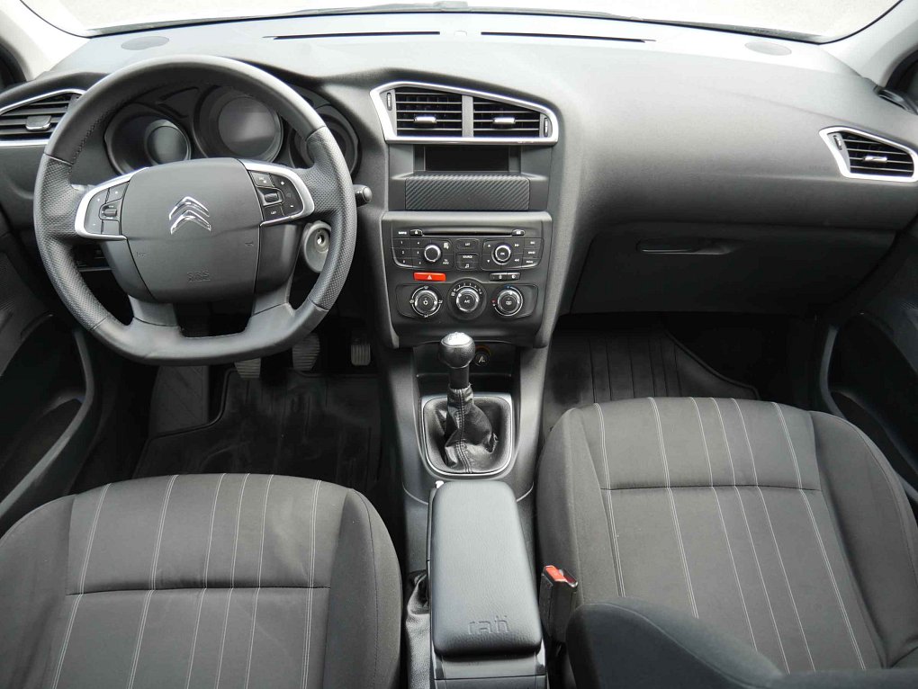 Citroën C4 1.4i 