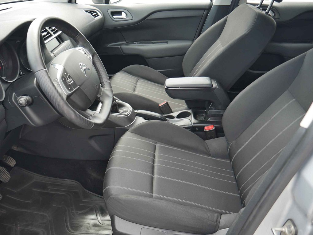 Citroën C4 1.4i 