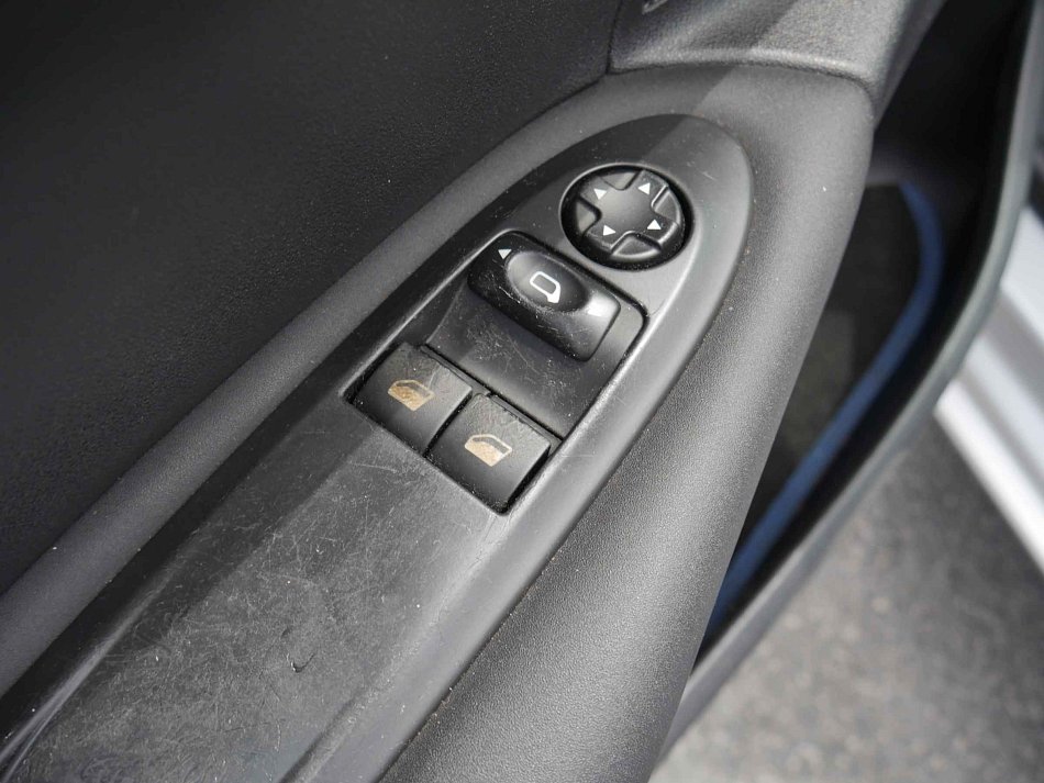 Citroën C4 1.4i 