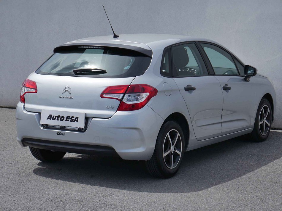 Citroën C4 1.4i 