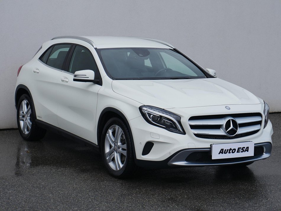 Mercedes-Benz GLA 2.2CDi  220 4Mat