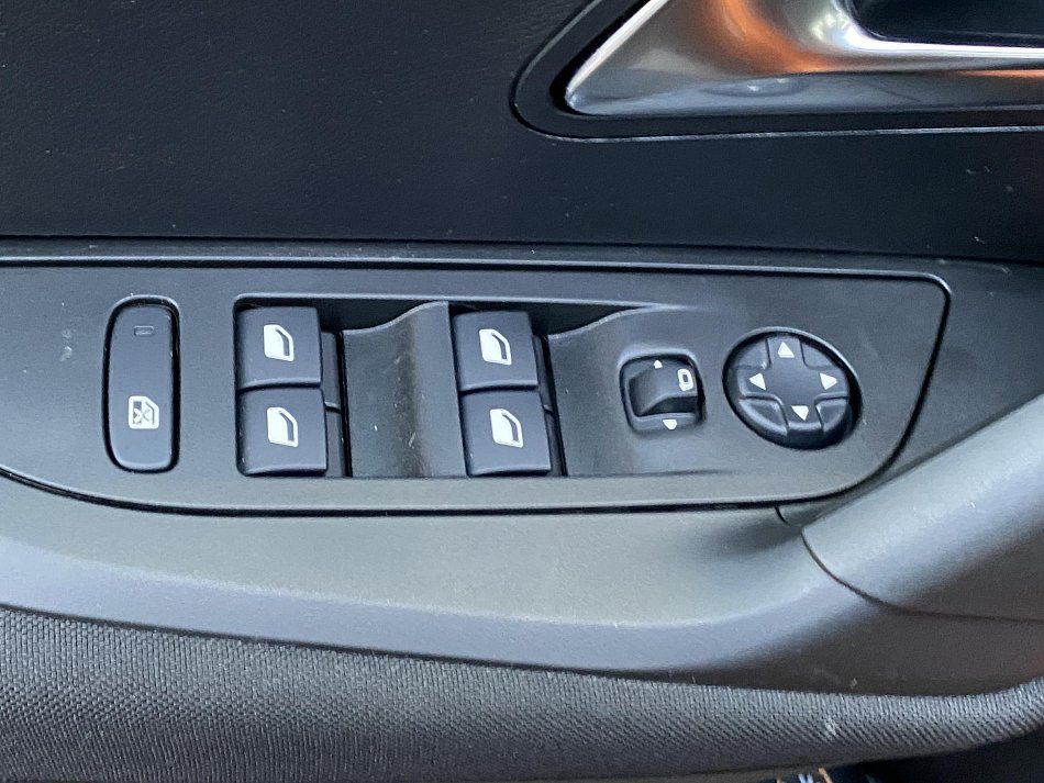 Peugeot 2008 1.2 PT Active