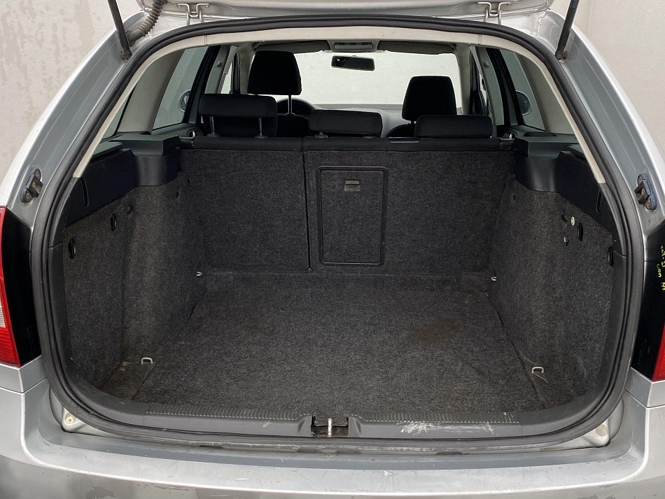 Škoda Octavia II 1.6TDi Ambiente