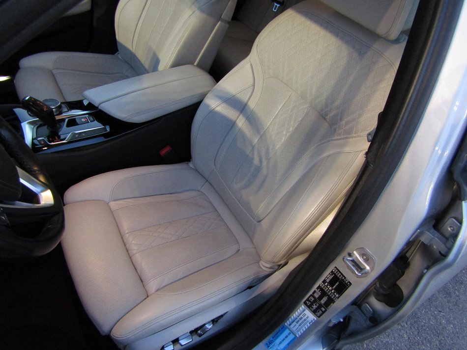 BMW Řada 5 3.0i  540i xDrive