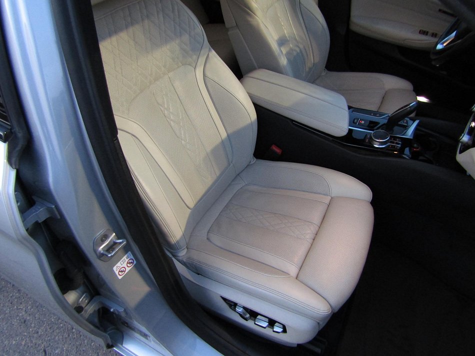 BMW Řada 5 3.0i  540i xDrive