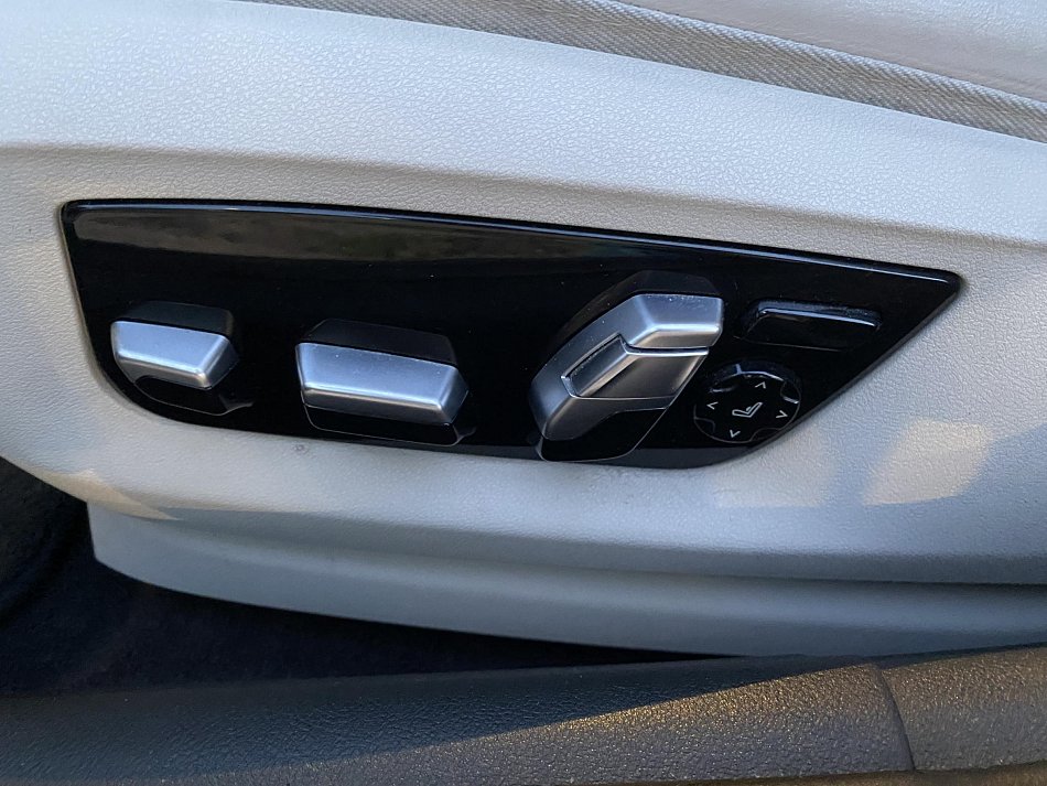 BMW Řada 5 3.0i  540i xDrive