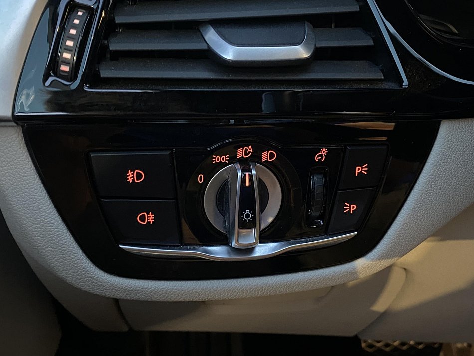 BMW Řada 5 3.0i  540i xDrive