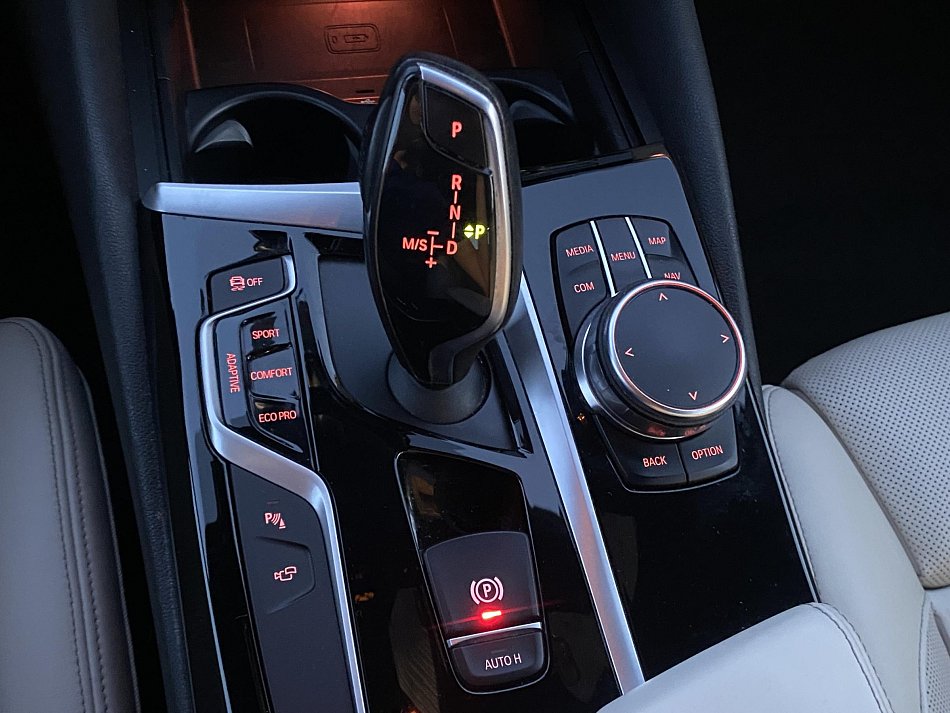 BMW Řada 5 3.0i  540i xDrive