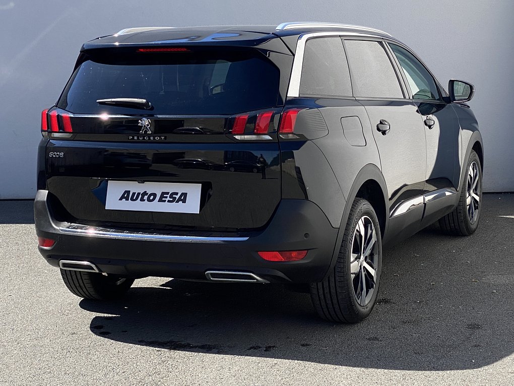 Peugeot 5008 1.2PT Allure