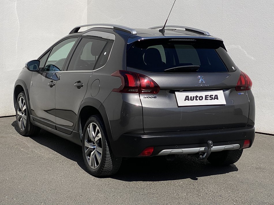 Peugeot 2008 1.2PT Crossway
