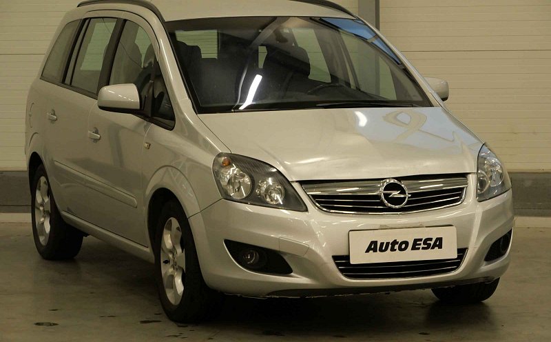 Opel Zafira 1.6i  7 míst