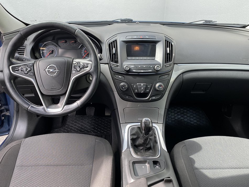 Opel Insignia 1.6 CDTi 