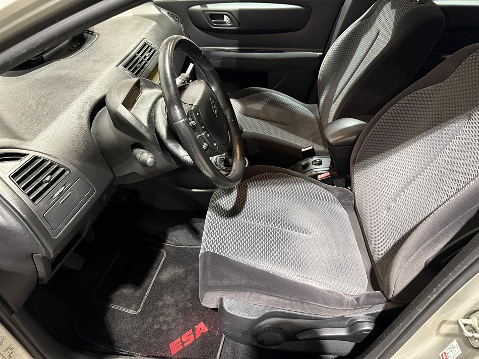 Citroën C4 1.4i 