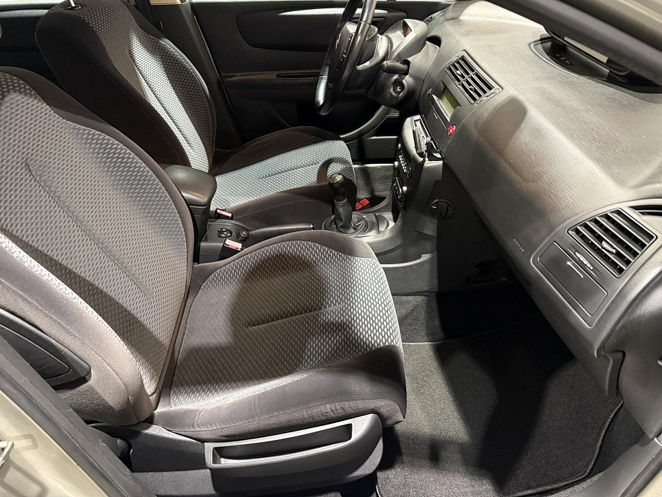 Citroën C4 1.4i 