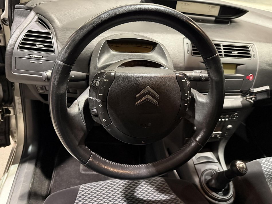 Citroën C4 1.4i 