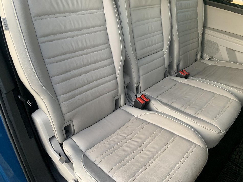 Volkswagen Touran 2.0 TDi 
