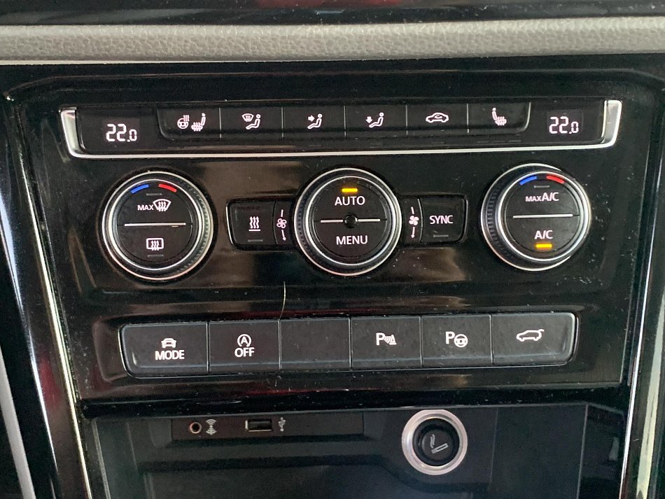 Volkswagen Touran 2.0 TDi 