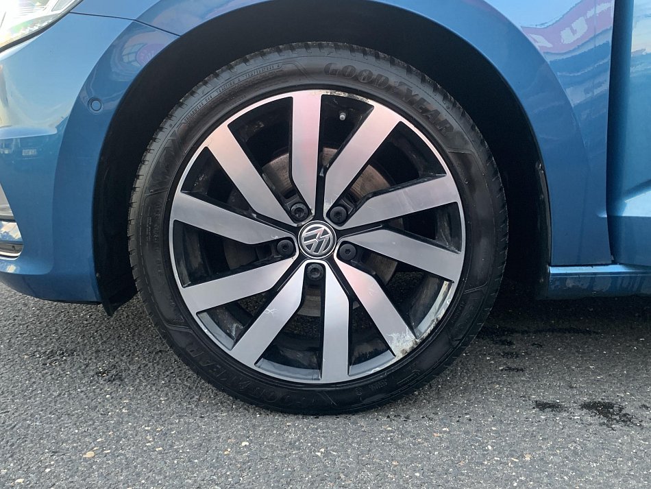 Volkswagen Touran 2.0 TDi 