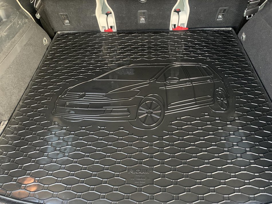 Volkswagen Touran 2.0 TDi 
