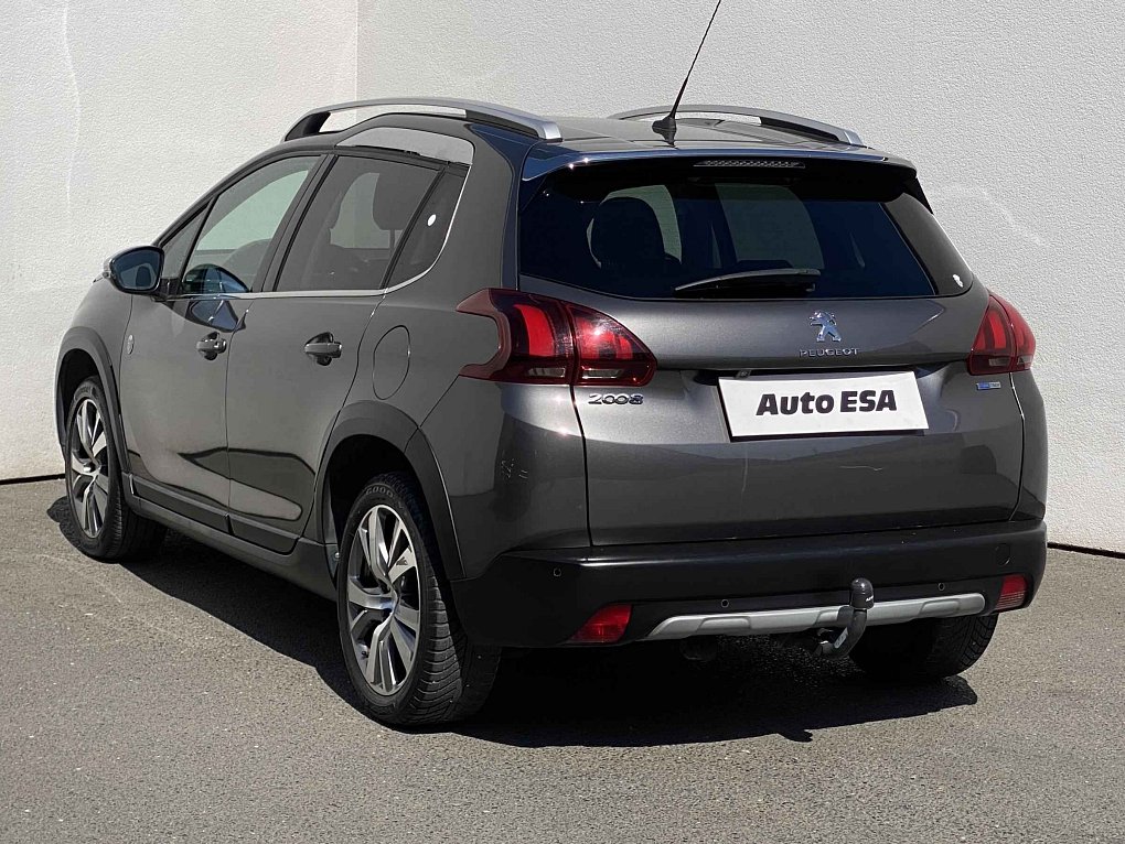 Peugeot 2008 1.2PT Crossway