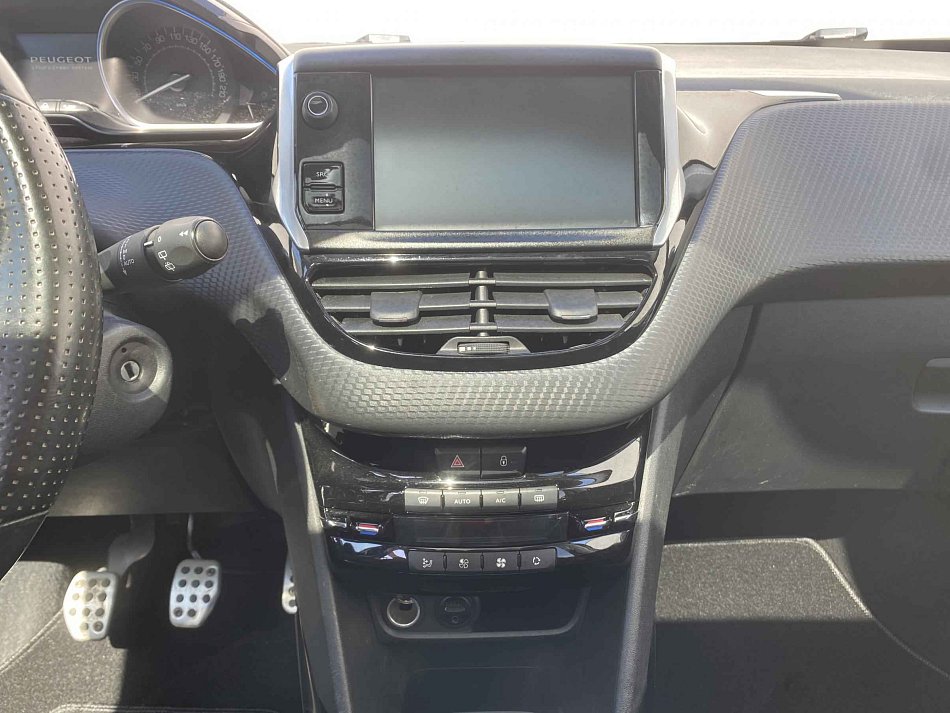 Peugeot 2008 1.2PT Crossway