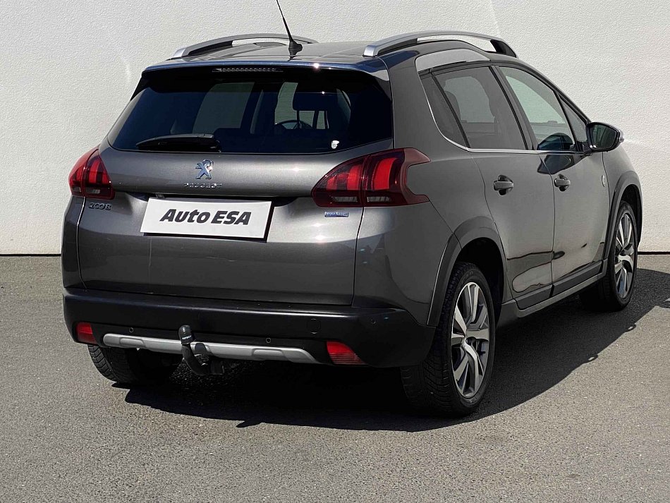 Peugeot 2008 1.2PT Crossway