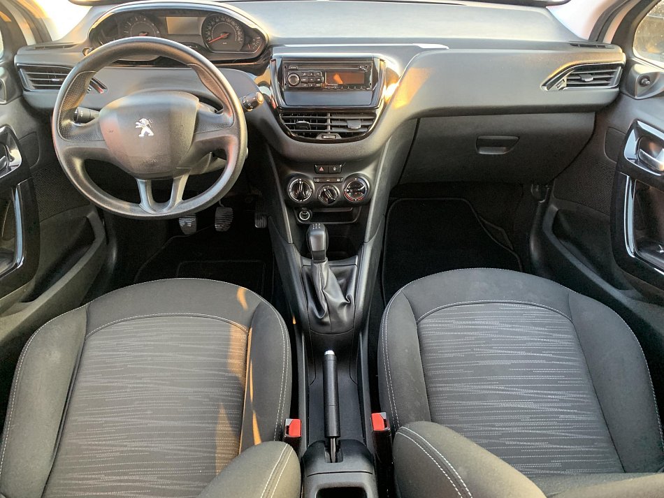 Peugeot 208 1.0 i 