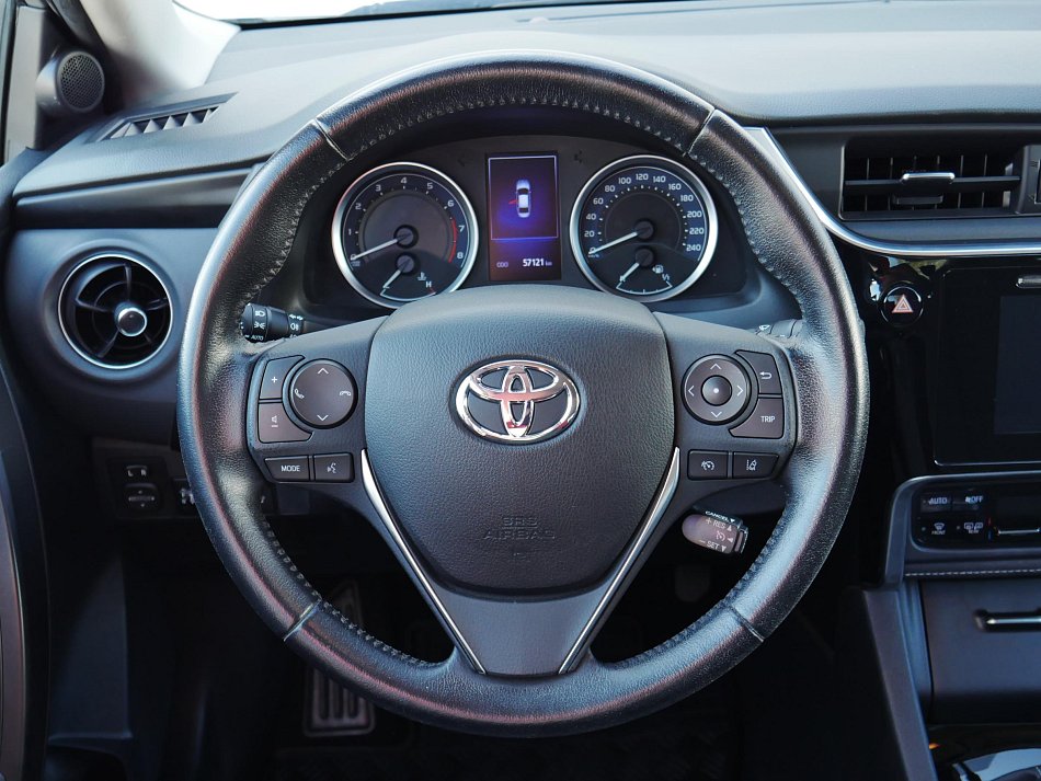 Toyota Corolla 1.6 VVT-i 