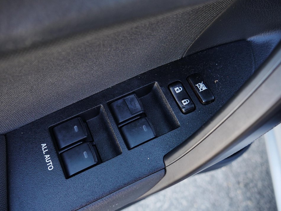 Toyota Corolla 1.6 VVT-i 