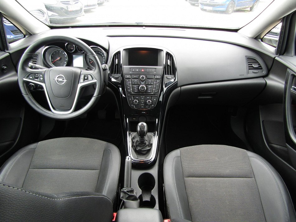 Opel Astra 1.4 T Cosmo
