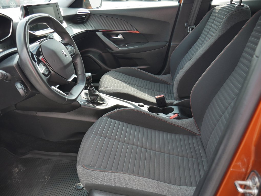 Peugeot 2008 1.2 PT 